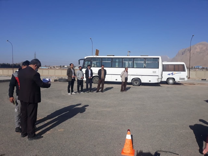 آزمون دوره های آموزشی راننده کامیون حمل و نقل و راننده اتوبوس مسافربری توسط مرکز آموزش فنی و حرفه ای مهارت های پیشرفته کرمانشاه برگزار شد .